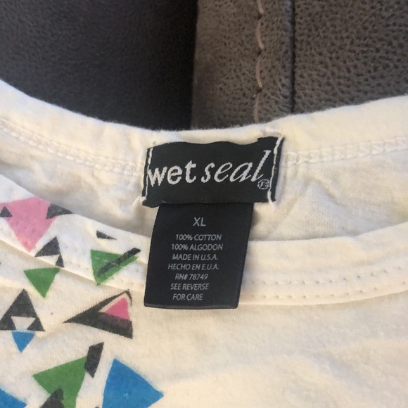 Wet seal extra large T-shirt with Sleeves white with blue yellow pink an… - Picture 3 of 4